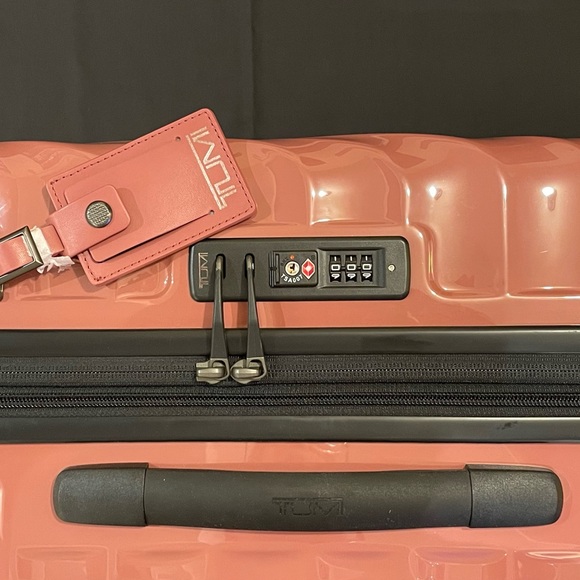 Tumi Blush Hardshell Luggage - Picture 8 of 16